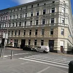 Hostel Tulip - Pokój 2 ze wspólną łazienką i kuchnią
