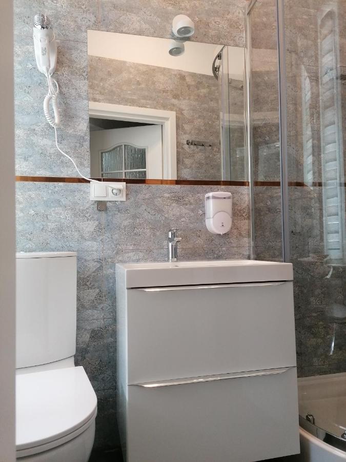 Apartment Tulip - Pokoj 2 Ze Wspolna Lazienka I Kuchnia